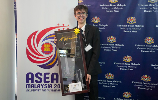 Pedro Toscano, estudiante UP, participó en el Modelo de Simulación de la ASEAN